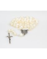 Różaniec z płatkiem róży z grobu św. Jana Pawła II