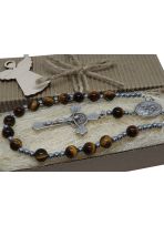 Różaniec do samochodu na lusterko w pudełku z sentencją TYGRYSIE OKO 9062